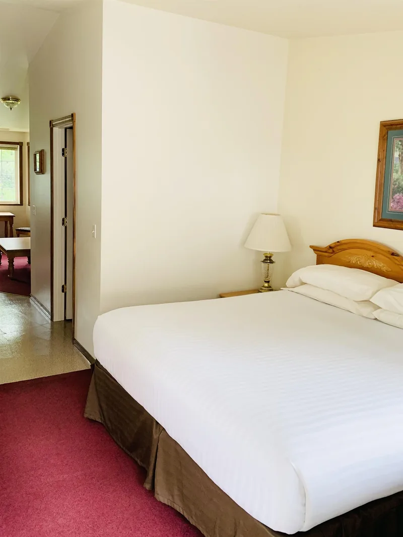 Room 5, photograph 2: interior and amenities at Landmark Motel