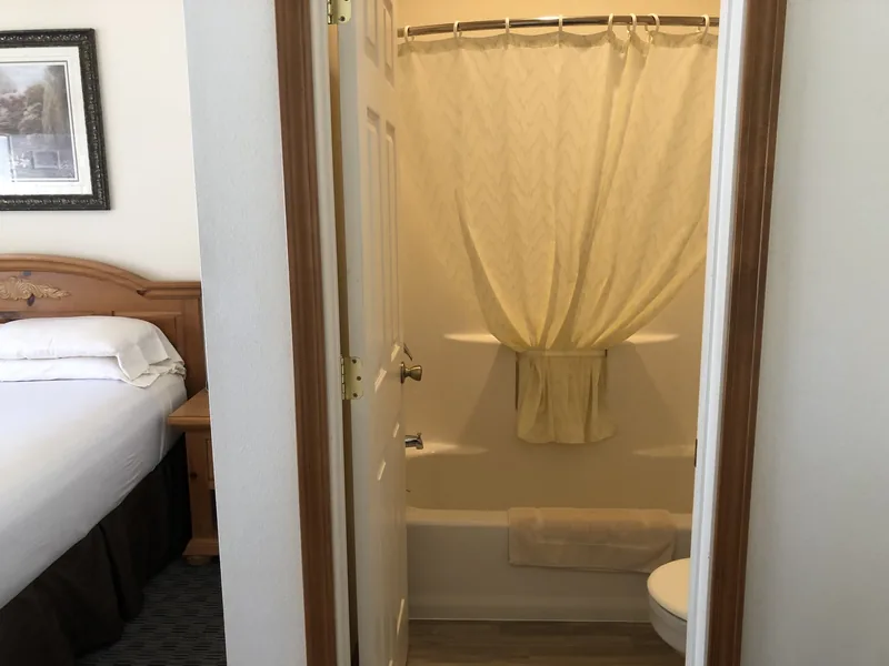 Room 6, photograph 4: interior and amenities at Landmark Motel
