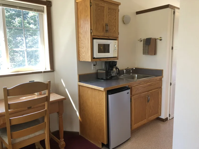 Room 5, photograph 1: interior and amenities at Landmark Motel